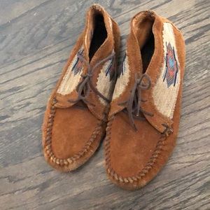 Minnetonka embroidered bootie